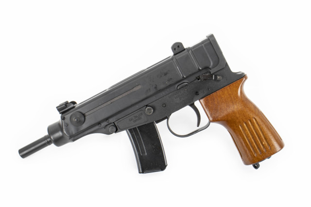 Southern Tactical VZ61 32 ACP Skorpion Pistol w/3 Mags & Leather Pouch - Image 2